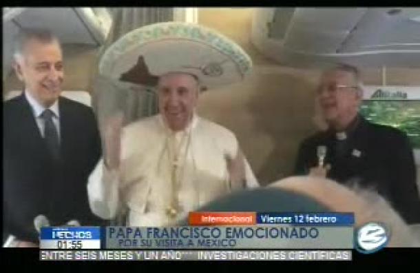 Papa Francisco luce un sombrero mexicano