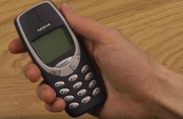 ¡Increíble! Un campesino logró instalar WhatsApp en un viejo Nokia 3310
